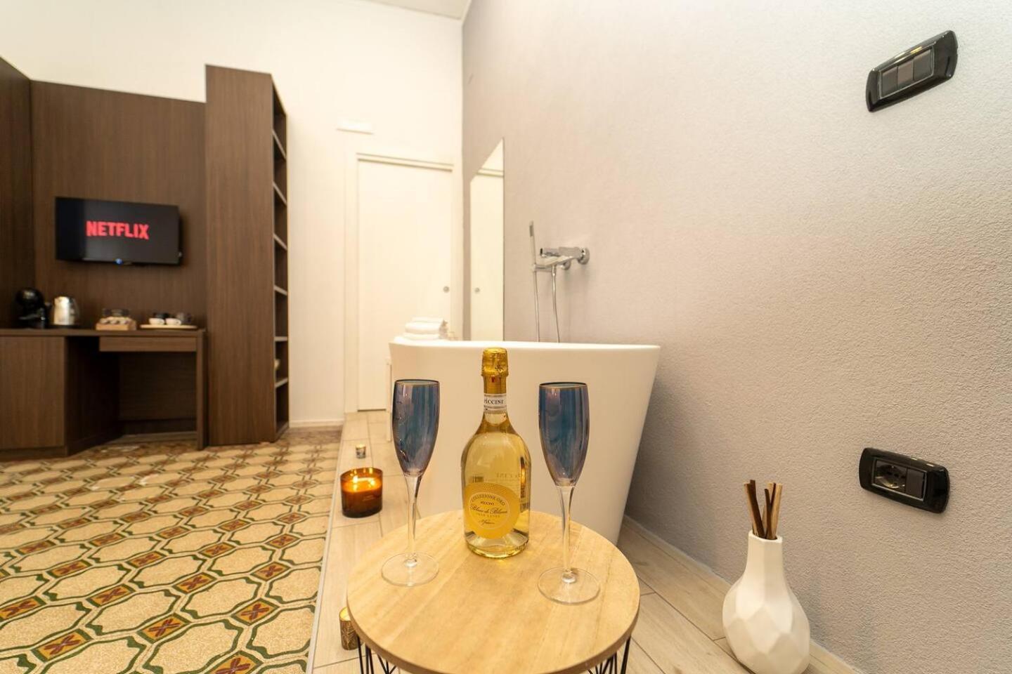 La Piazza Suite Napoli Ngoại thất bức ảnh