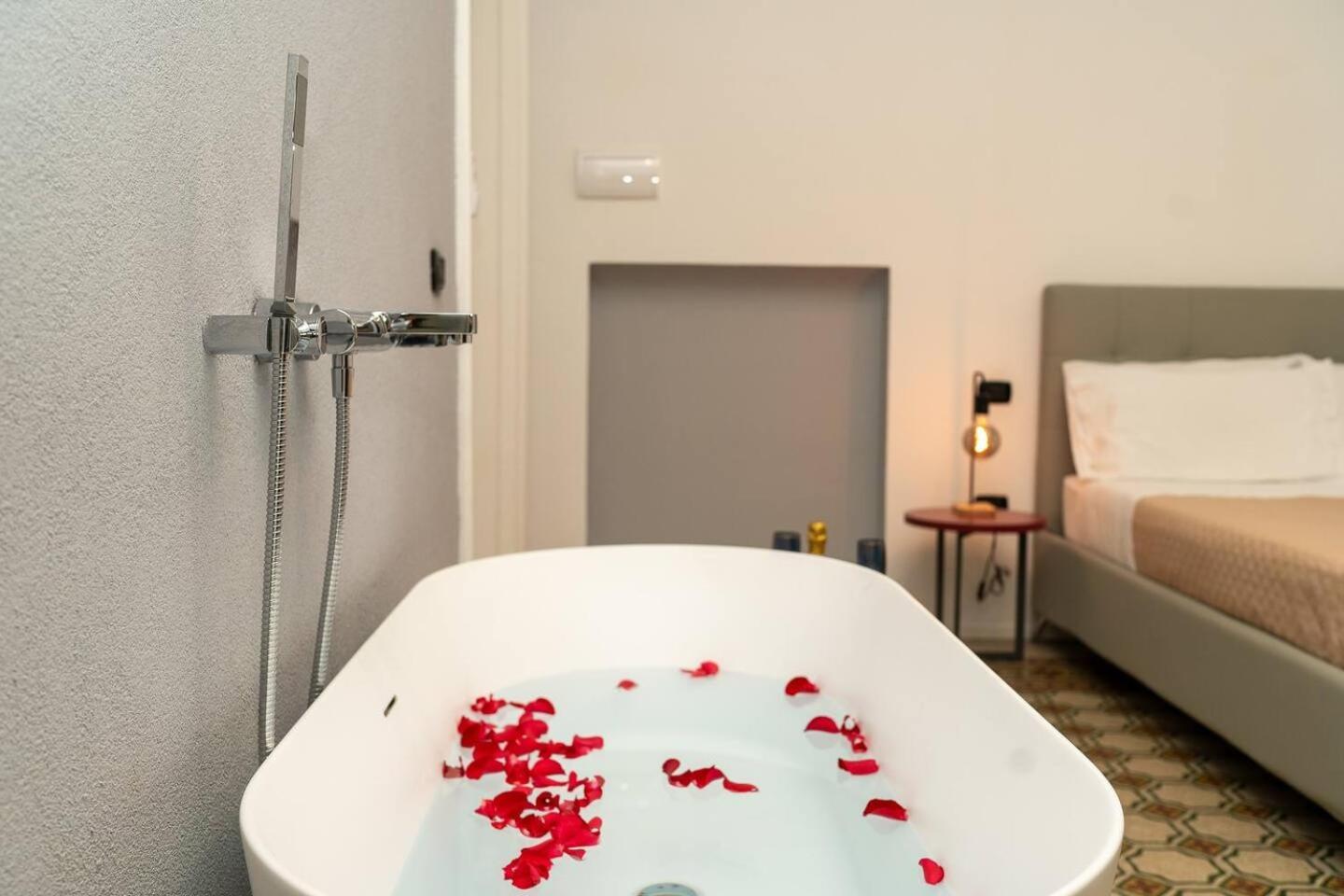 La Piazza Suite Napoli Ngoại thất bức ảnh